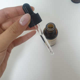 [스킨큐어] 산다화 비타민C 화이트닝 에센스 30ml — 5점을 준 리뷰어가 2020년 4월 올린 사용 사진