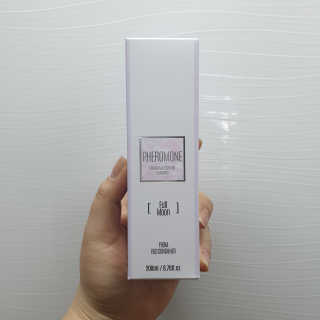 레드컨테이너 페로몬향 퍼퓸 샴푸 풀 문 — 5점을 준 리뷰어가 2020년 4월 올린 사용 사진