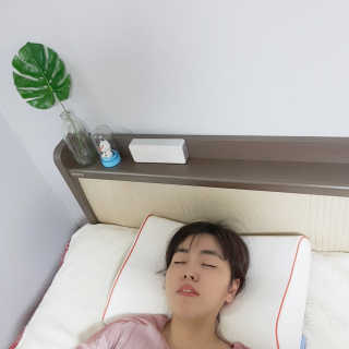 아임슬리핑 프리넥 프리미엄 N2 메모리폼 경추베개 — 5점을 준 리뷰어가 2020년 5월 올린 사용 사진