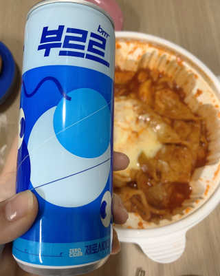 [칼로리 걱정 NO 제로칼로리 탄산음료]  부담없이 즐기는 부르르Brrr~~ 제로 사이다 — 5점을 준 리뷰어가 2020년 12월 올린 사용 사진
