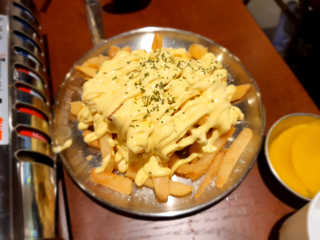 [살롱드곱떡 강남점] 떡볶이 2중 택1+버터갈릭감자튀김 — 4점을 준 리뷰어가 2020년 6월 올린 사용 사진