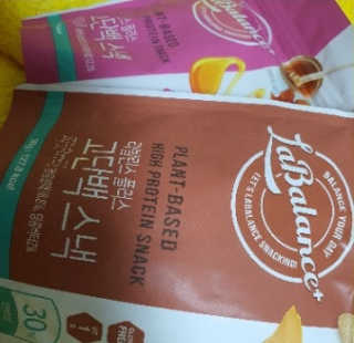 라발란스 플러스 고단백스낵 — 3.5점을 준 리뷰어가 2020년 6월 올린 사용 사진