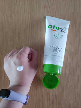 동성제약_바이오가이아_아토24 [동성제약] 아토24 모이스처라이징 로션 200g — 5점을 준 리뷰어가 2020년 6월 올린 사용 사진
