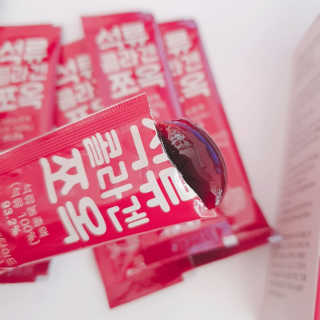 조은약초 석류콜라겐 석류즙 석류쪼옥 젤리 스틱 15포 x 20g — 5점을 준 리뷰어가 2020년 8월 올린 사용 사진