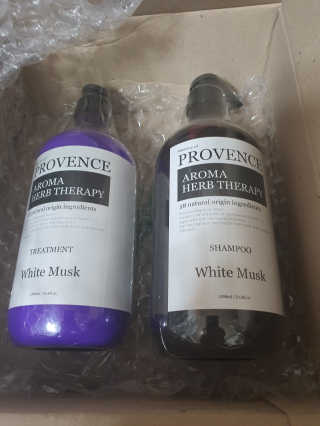 프로방스 화이트머스크 퍼퓸 샴푸 1000ml 업그레이드 — 5점을 준 리뷰어가 2020년 8월 올린 사용 사진