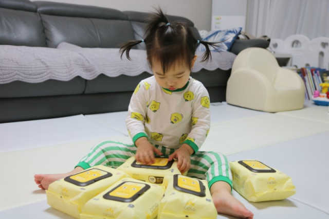 아이수 옐라잇 몬스터 아기 물티슈 리뷰 사진