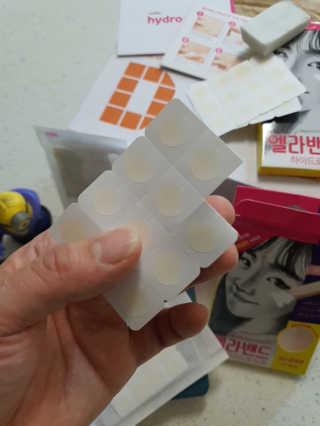 엘라밴드 하이드로 도트 스팟패치 12mm, 10mm — 5점을 준 리뷰어가 2020년 8월 올린 사용 사진