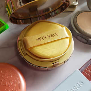 VELY VELY 아우라 허니 글로우 쿠션 — 4점을 준 리뷰어가 2020년 4월 올린 사용 사진
