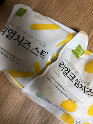 가치식탁 리얼치즈스틱, 리얼크림치즈볼 — 5점을 준 리뷰어가 2020년 9월 올린 사용 사진
