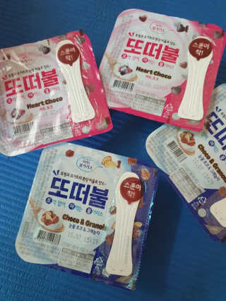 남양유업 또깍 접어 떠먹는 불가리스 2종 — 5점을 준 리뷰어가 2020년 9월 올린 사용 사진