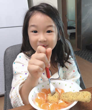 가치식탁 리얼치즈스틱, 리얼크림치즈볼 — 5점을 준 리뷰어가 2020년 10월 올린 사용 사진
