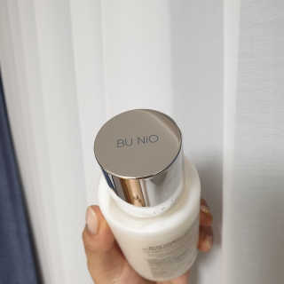 뷰니오 더마플러스 카밍 에멀전200ml — 5점을 준 리뷰어가 2020년 11월 올린 사용 사진