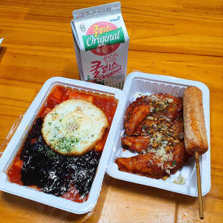 죠스떡볶이 [죠스푸드] 짜빠떡볶이+떡또그+범벅만두 신메뉴 3종 — 3점을 준 리뷰어가 2020년 5월 올린 사용 사진