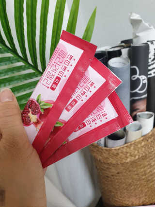 헬스업_쁘띠쁘띠석류콜라겐젤리_20g x 14포 — 5점을 준 리뷰어가 2020년 8월 올린 사용 사진