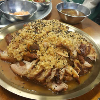 [동네맛집족발] 4개 족발 중 택1 — 5점을 준 리뷰어가 2020년 8월 올린 사용 사진