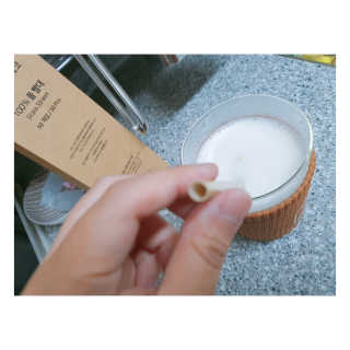 클로에코 친환경 풀빨대와 폐플라스틱 컵홀더 — 5점을 준 리뷰어가 2020년 8월 올린 사용 사진