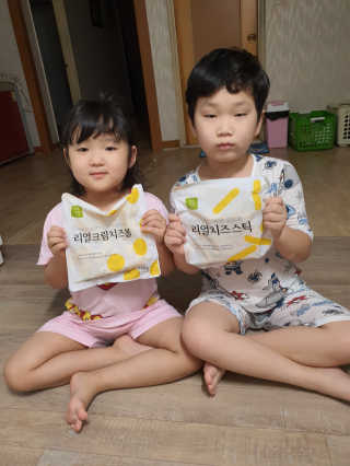 가치식탁 리얼치즈스틱, 리얼크림치즈볼 — 5점을 준 리뷰어가 2020년 9월 올린 사용 사진