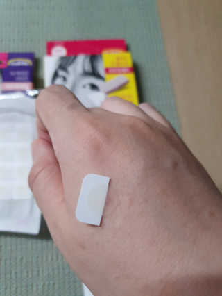 엘라밴드 하이드로 도트 스팟패치 12mm, 10mm — 4점을 준 리뷰어가 2020년 9월 올린 사용 사진