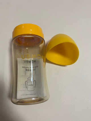 유비맘 PPSU 젖병 노꼭지_260ml_컬러 랜덤 발송 — 5점을 준 리뷰어가 2020년 7월 올린 사용 사진