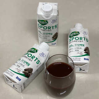셀렉스스포츠 셀렉스 스포츠 드링크 초콜릿 _ 330ml x 12팩 — 5점을 준 리뷰어가 2020년 11월 올린 사용 사진