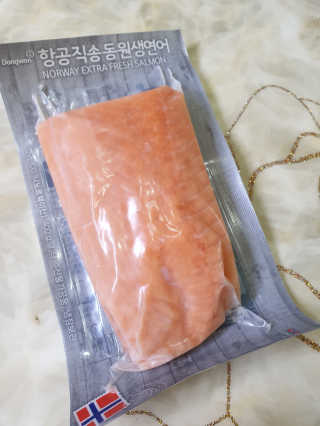 동원산업 항공직송 동원생연어_400g — 5점을 준 리뷰어가 2020년 4월 올린 사용 사진