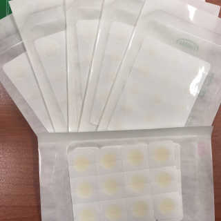 엘라밴드 하이드로 도트 스팟패치 12mm, 티트리 — 3.5점을 준 리뷰어가 2020년 8월 올린 사용 사진