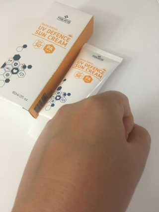 트리티스 US [TREATIS] UV Defence Sun Cream PA+++ / SPF50+ — 4점을 준 리뷰어가 2020년 10월 올린 사용 사진
