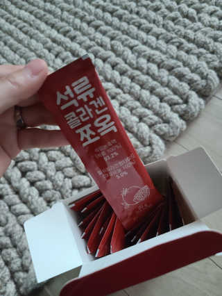 조은약초 석류콜라겐 석류즙 석류쪼옥 젤리 스틱 15포 x 20g — 5점을 준 리뷰어가 2020년 7월 올린 사용 사진