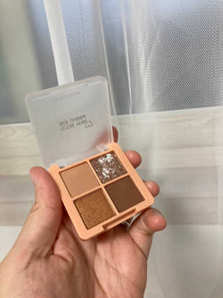 [블랙루즈] 크리스탈 하트 락 섀도우 4종 중 택1 — 5점을 준 리뷰어가 2020년 9월 올린 사용 사진