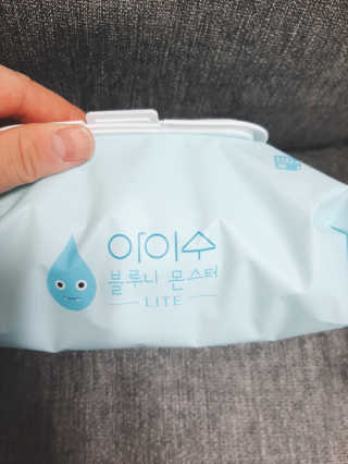 아이수 블루니 몬스터 아기 물티슈 — 5점을 준 리뷰어가 2020년 11월 올린 사용 사진
