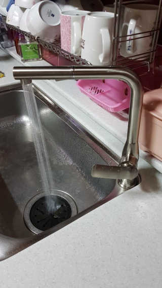 DS670SN 두진바스 하모니프리미엄 싱크대 수전 사틴니켈 — 5점을 준 리뷰어가 2020년 11월 올린 사용 사진