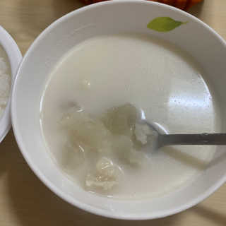 한촌몰 설렁탕집 가마솥 도가니탕 350g x 2팩 — 2점을 준 리뷰어가 2020년 8월 올린 사용 사진