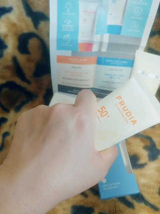 [후르디아] 혼합자차 선 에센스+톤업 선크림 2종 — 5점을 준 리뷰어가 2020년 5월 올린 사용 사진