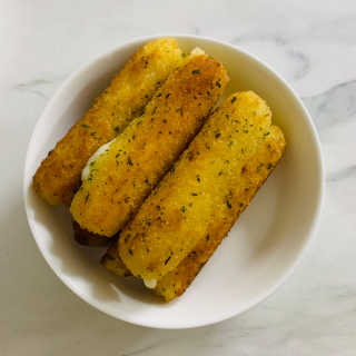 가치식탁 리얼치즈스틱, 리얼크림치즈볼 — 5점을 준 리뷰어가 2020년 8월 올린 사용 사진