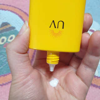 네이처컬렉션 이자녹스 UV 선 프로 365 익스트림 선 플루이드 100ml — 5점을 준 리뷰어가 2020년 5월 올린 사용 사진