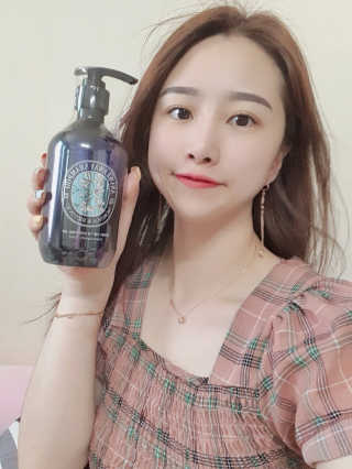앤써웨이 모링가 앤 비오틴 마일드 샴푸 — 5점을 준 리뷰어가 2020년 8월 올린 사용 사진