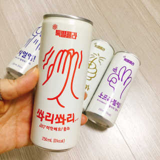 일화 No 슈가0Kcal 스테비아 톡별콜라 콤보팩 250mlX30 캔 — 4.5점을 준 리뷰어가 2020년 7월 올린 사용 사진
