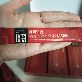 홍건강 해피한삼 진 홍삼정 원데이스틱 10g x 30포 — 5점을 준 리뷰어가 2020년 5월 올린 사용 사진