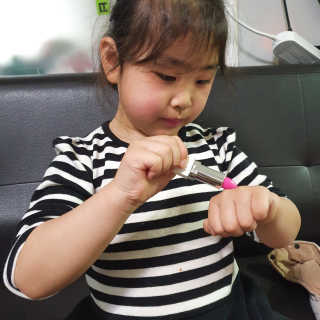 꼬메맘마 네이처 달리아핑크 립컬러 — 5점을 준 리뷰어가 2020년 4월 올린 사용 사진