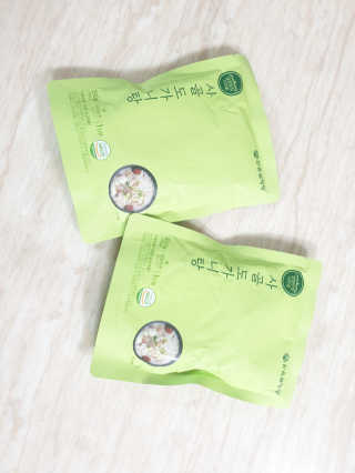 한촌몰 설렁탕집 가마솥 도가니탕 350g x 2팩 — 5점을 준 리뷰어가 2020년 8월 올린 사용 사진