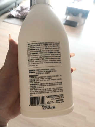 예민한 피부를 위한 코코몰리 All in one 자연유래 샴푸 — 4점을 준 리뷰어가 2020년 6월 올린 사용 사진