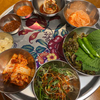 [동네맛집족발] 4개 족발 중 택1 — 5점을 준 리뷰어가 2020년 6월 올린 사용 사진