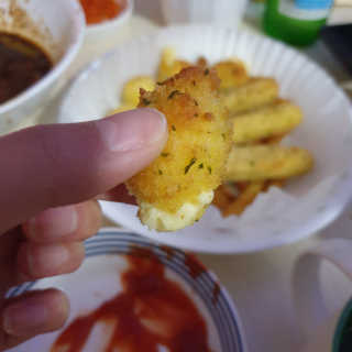 가치식탁 리얼치즈스틱, 리얼크림치즈볼 — 5점을 준 리뷰어가 2020년 9월 올린 사용 사진