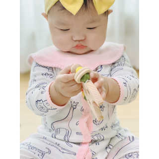 디어랑쥬 친환경 편백나무 원목 치발기 겸 딸랑이_달 — 4점을 준 리뷰어가 2020년 5월 올린 사용 사진