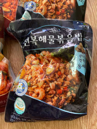 바다는다웰빙이다 전복해물볶음밥/전복김치볶음밥 250g-4봉지 — 5점을 준 리뷰어가 2020년 8월 올린 사용 사진