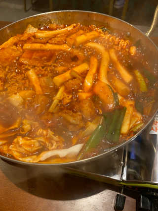 [살롱드곱떡 강남점] 떡볶이 2중 택1+버터갈릭감자튀김 — 2.5점을 준 리뷰어가 2020년 6월 올린 사용 사진
