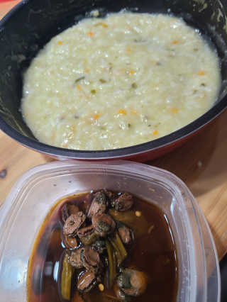 바다는다웰빙이다 완도사랑 전복죽 250g - 2팩 + 전복장조림 2팩 — 5점을 준 리뷰어가 2020년 8월 올린 사용 사진