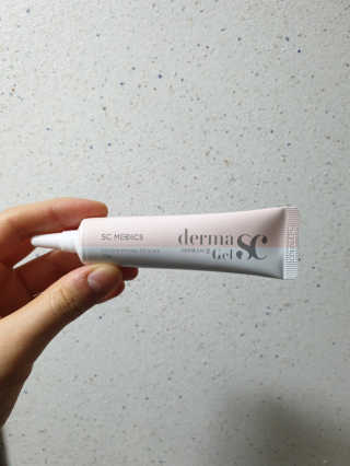 derma SC-Gel 더마에스씨 겔 20g — 5점을 준 리뷰어가 2020년 4월 올린 사용 사진
