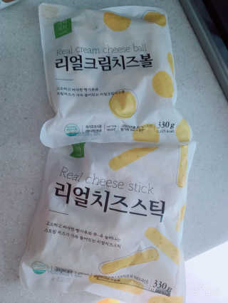 가치식탁 리얼치즈스틱, 리얼크림치즈볼 — 5점을 준 리뷰어가 2020년 7월 올린 사용 사진