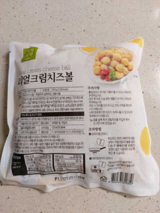 가치식탁 리얼치즈스틱, 리얼크림치즈볼 — 5점을 준 리뷰어가 2020년 6월 올린 사용 사진